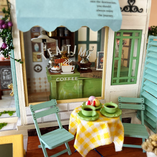 ミニチュアドールハウス完成品(Flower Cafe DIY)時計 再販なし ミニチュアドールハウス完成品(Flower Cafe DIY)時計 再販なし