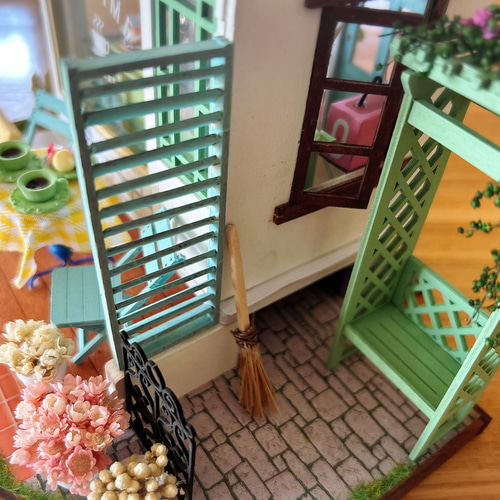 ミニチュアドールハウス完成品（Flower Cafe DIY）時計 再販なし