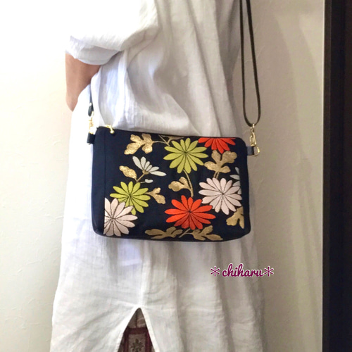 軽い♪帯ショルダーバッグ(ブラック花柄)♦︎和風バッグ 帯リメイク 紐