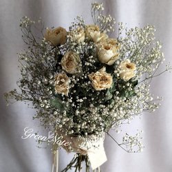 白薔薇とかすみ草のナチュラルなドライフラワーブーケ スワッグ