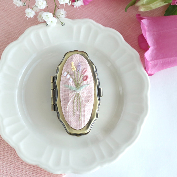 花束刺繍で彩る♪リネンのピルケース・アクセサリーケース（ピンク）　 5枚目の画像