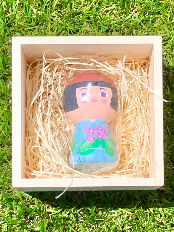 昔話　鉢かつぎ姫【木箱と額入りイラスト付き】小こけし。誕生日・記念日のプレゼントに。 かわいい木製人形 11枚目の画像