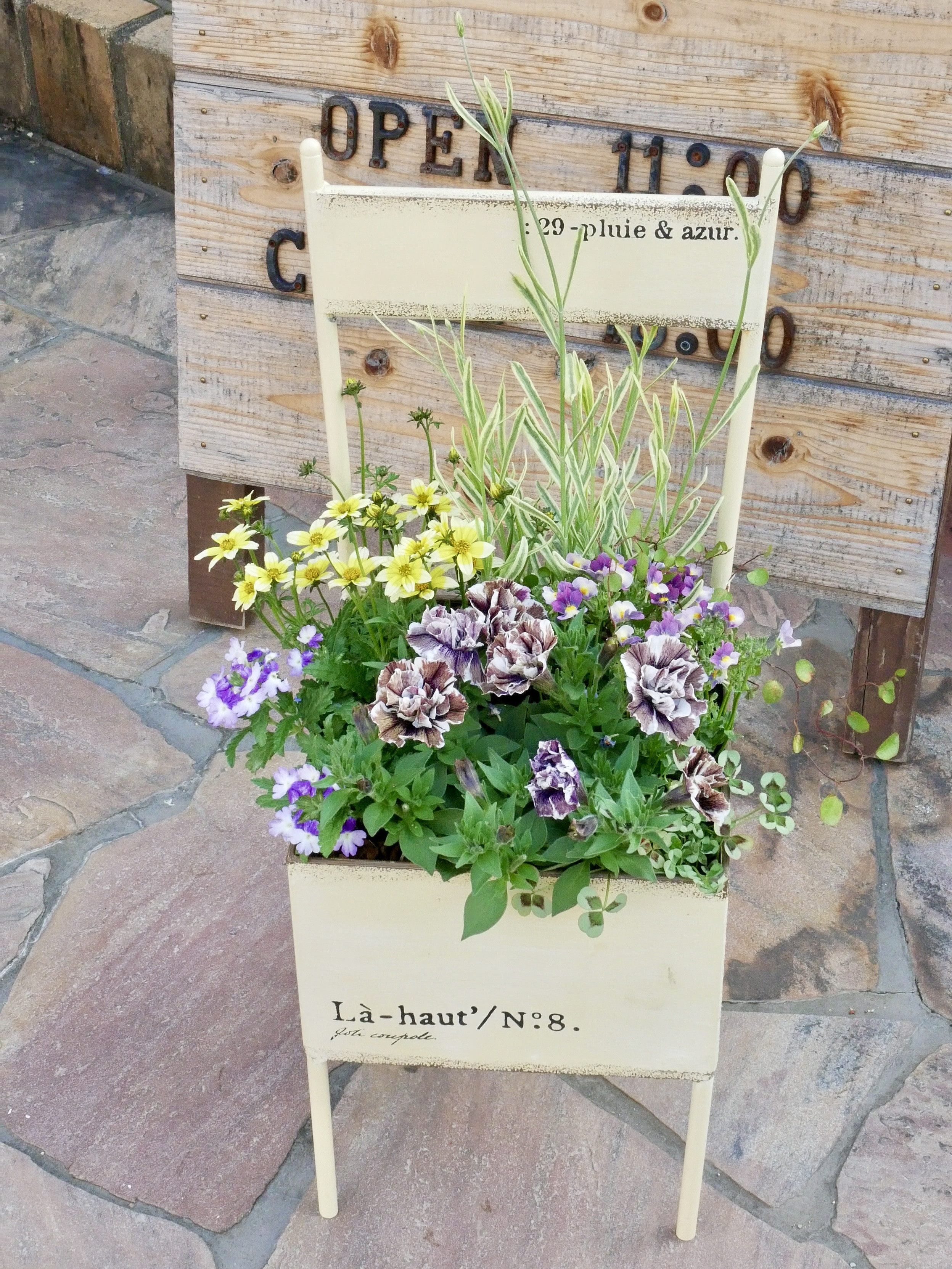 油絵　専用　ペチュニアが咲く寄せ植え　大キャンバス 油絵　専用　ペチュニアが咲く寄せ植え　大キャンバス