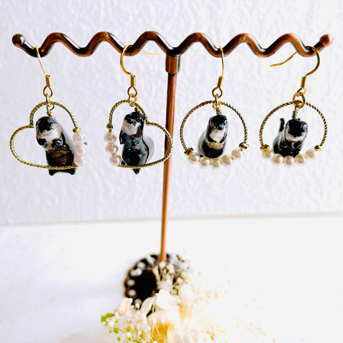 No.625-A　カワウソ☆ハンドメイド☆レジン☆ピアス・イヤリング よく見るとカワウソのピアス&イヤリング☆受注製作 ピアス（フック