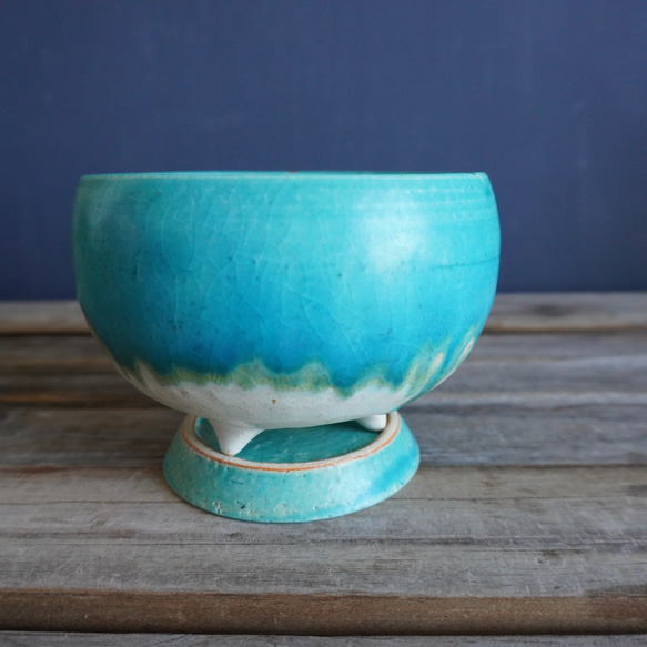 【陶器】トルコ青の脚付き植木鉢 ９ 9枚目の画像