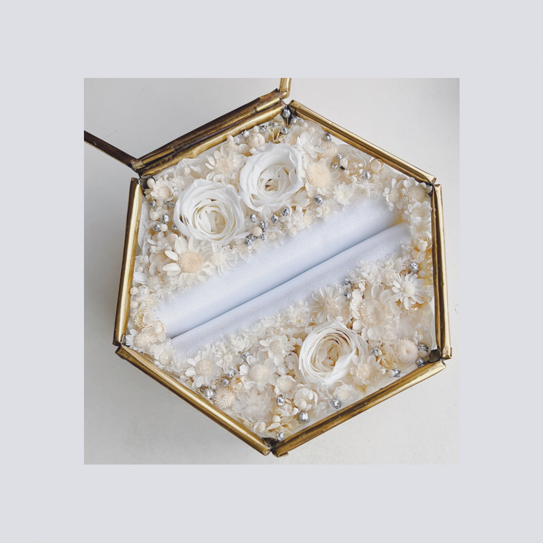 【約束のとき】リング3つ対応縦置きタイプ・リングピロー・ヴィンテージ風ガラスケース・プリザーブドフラワー