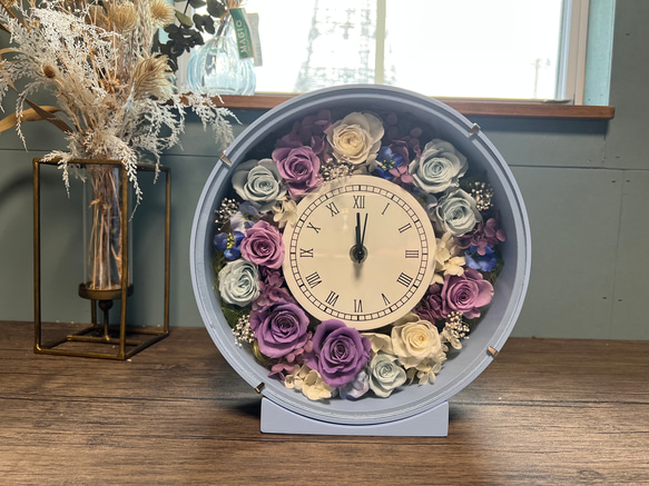 送料無料】プリザーブドフラワーのお花がいっぱい詰まった可愛い時計