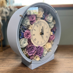 【送料無料】プリザーブドフラワーのお花がいっぱい詰まった可愛い時計　プリザーブドフラワー　時計　ブルー　ラベンダー　 6枚目の画像