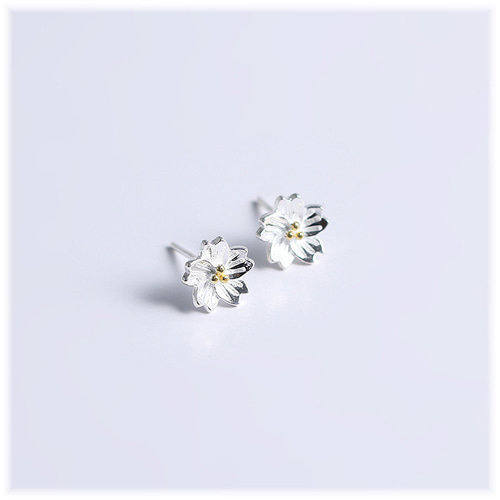 早割価格☆SILVER925☆桜さくらピアス 花 SV925シルバー 早割価格☆SILVER925☆桜さくらピアス 花 SV925シルバー