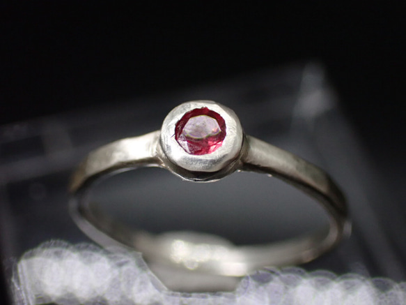 桜から梅へ 弱カラーチェンジ】 マラヤガーネット・シルバーリング