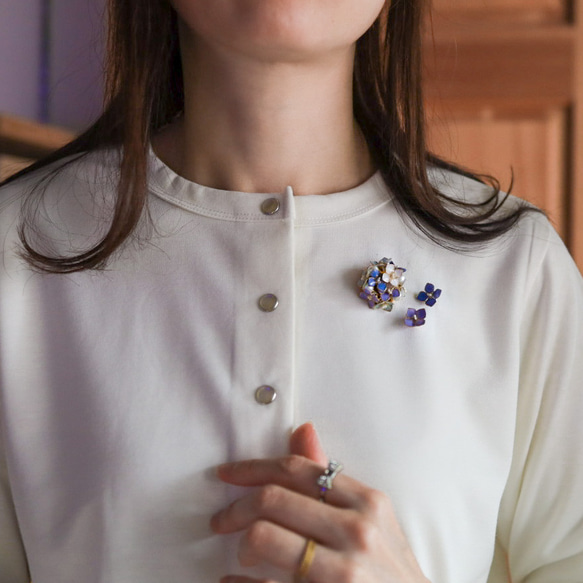 可分層繡球花胸針與別針胸針套裝 第5張的照片