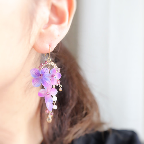 紫陽花～梅雨の忘れもの〜ピアス／イヤリング （アジサイ、あじさい