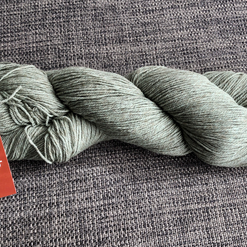 NZポッサム・メリノ・シルク ヒョウ柄編み込みニット帽 InkxSage