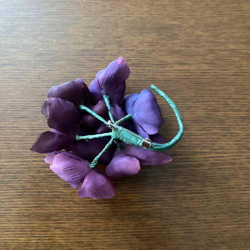 帽子コサージュ　あじさい　冬の紫陽花　染め布花　雨上がりの庭 帽子コサージュ あじさい 染め布花 冬の紫陽花 雨上がり