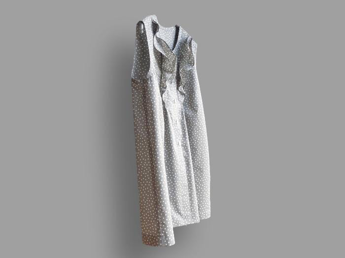 ～Series袖なしブラウス…やさしいフリル・綿ローン～