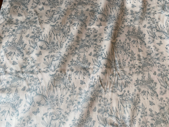 新商品！『 KIYOHARA ネロリローズ ガーデン トワルドジュイ柄 　ブルー　綿ローン』～50㎝単位でカット～ 3枚目の画像