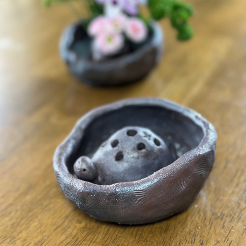 ニッコリ笑顔の亀ちゃん花器 縁起物 一輪挿し・花瓶・花器