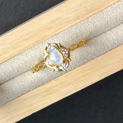 再出品 ヴェネツィア 透明ムーンストーン12個星ダイヤに囲まれ透かし