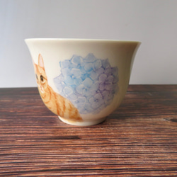 猫（茶トラさん）と紫陽花の湯呑み　 2枚目の画像