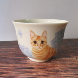 猫（茶トラさん）と紫陽花の湯呑み　 4枚目の画像