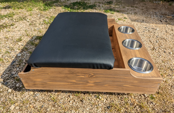 ハイエース　センターコンソールボックス アンティークブラウン　ワイド用　ふかふかタイプ　ドリンクホルダー付　アームレスト 2枚目の画像