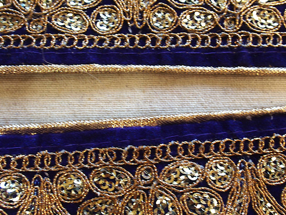0.5mよりスパンコールチロリアンテープ 紫 アラビック ダンス 民族衣装 インド刺繍 6枚目の画像