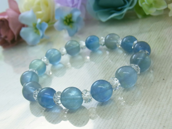 ブルーフェザーインフローライト】透明感あふれる青の羽模様 天然石