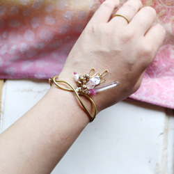 [獨一無二的商品] Minami 原石粉色碧璽、石英和珍珠手鐲 第10張的照片