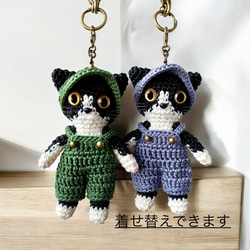 エプロンドレスのあみぐるみ猫 バッグチャーム（白猫） 猫雑貨 猫