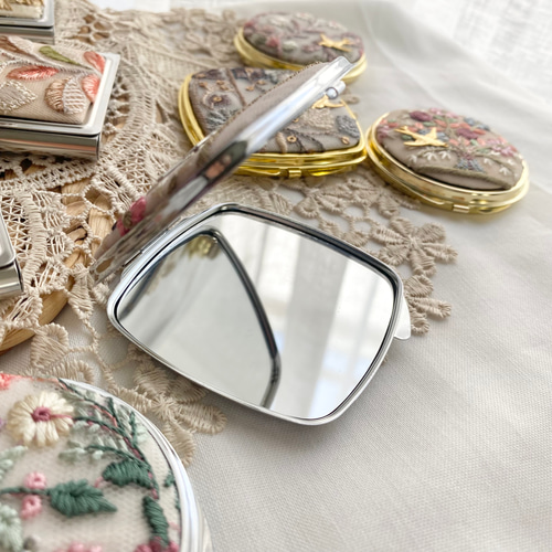 インド刺繍リボンのコンパクトミラー୨୧⋆* スクエアゴールド 手鏡