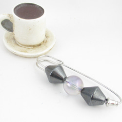 いまはヘマタイトなわけじゃないけど、もっちっとしたアクアオーラににいて欲しい。<カブトピンブローチ>SB901 4枚目の画像