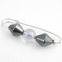 いまはヘマタイトなわけじゃないけど、もっちっとしたアクアオーラににいて欲しい。<カブトピンブローチ>SB901 2枚目の画像