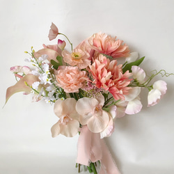 ベビーピンク　胡蝶蘭とカラーウェディングブーケ 1枚目の画像