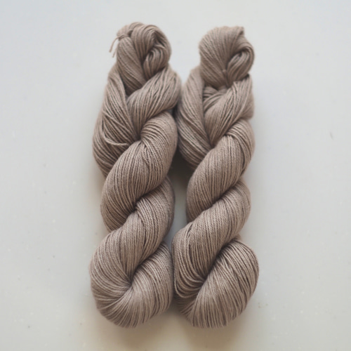 草木染め糸 手まり 刺し子 刺繍 梅 肌色 暁鼠 橡鼠 コットン 20/3 糸