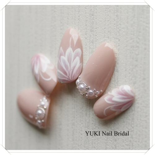 華やかなフラワーネイル ネイルチップ（つけ爪） yuki-nail Bridal