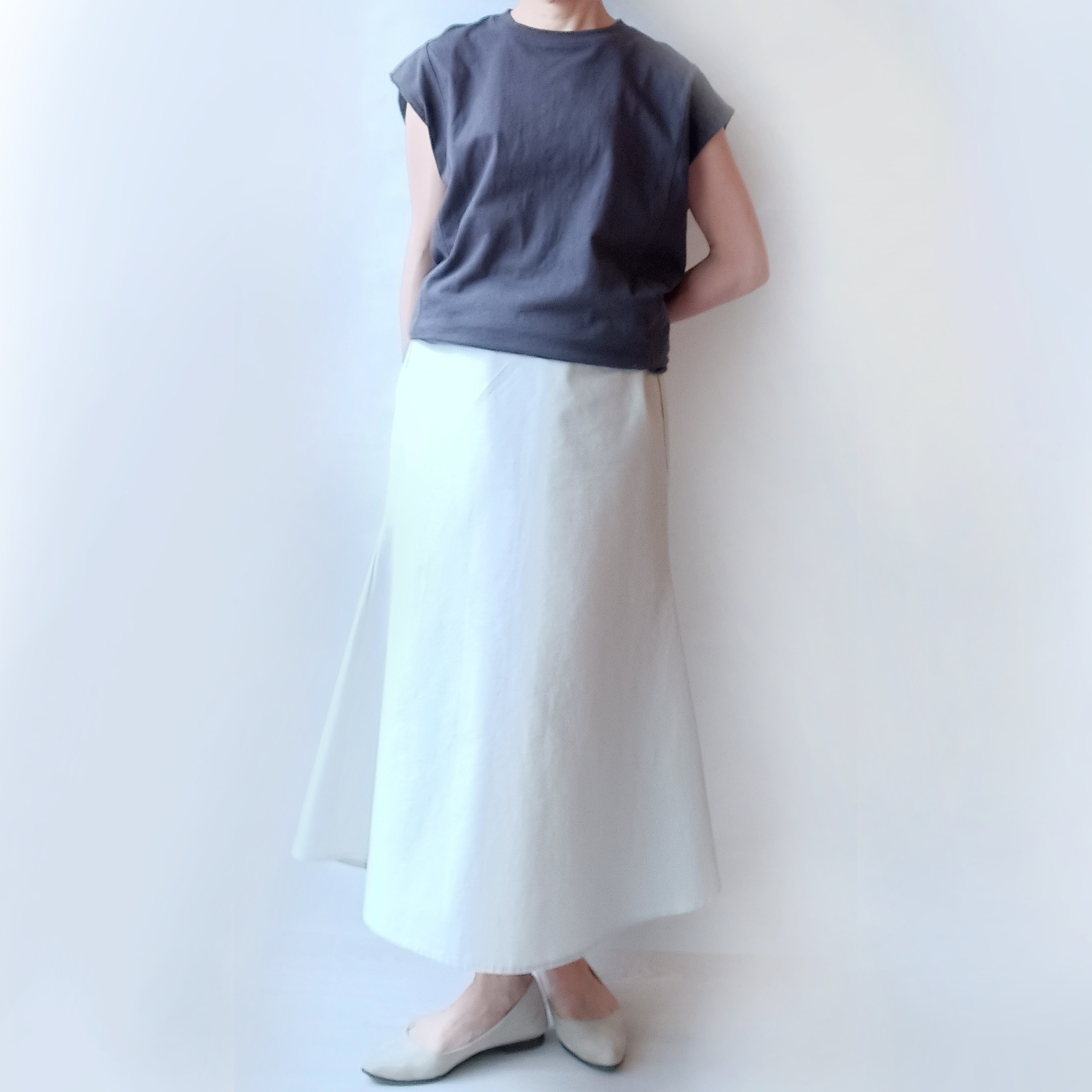 【丈・サイズが選べる】すっきりシルエットなのに動きやすいタイトフレアAラインスカート　［ライトベージュ］