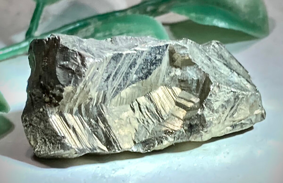 【怨念払い】パイライト　結晶　原石　ラフストーン 2枚目の画像