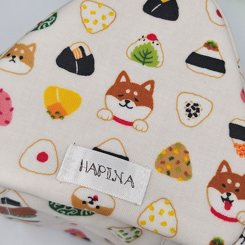 おにぎりポーチ 保温保冷 柴犬 おむすび 白 しば犬 ランチポーチ 三角