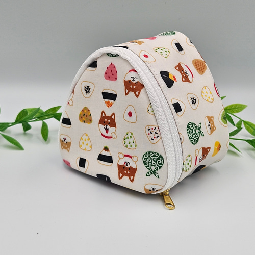 おにぎりポーチ 保温保冷 柴犬 おむすび 白 しば犬 ランチポーチ 三角