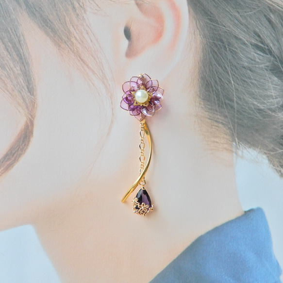 『水芙蓉 - 白藤 -』 － 蓮の片耳ピアス・イヤリング　ディップアート/睡蓮/耳飾り 4枚目の画像