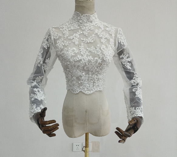 送料無料！高品質！花柄のモチーフ刺繍が美しく 長袖 ハイネック  