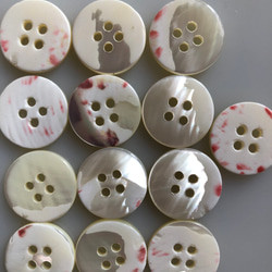 アンティーク ボタン 13個　ビンテージ 昭和 レトロ 個性的 ハンドメイド素材 日本製 ポップ アクセ 貝　シェル 6枚目の画像