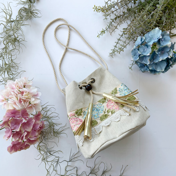 【1点のみ】インド刺繍リボン巾着＊てさげ＊斜めがけ＊2WAY斜めがけ＊軽量＊紫陽花 1枚目の画像