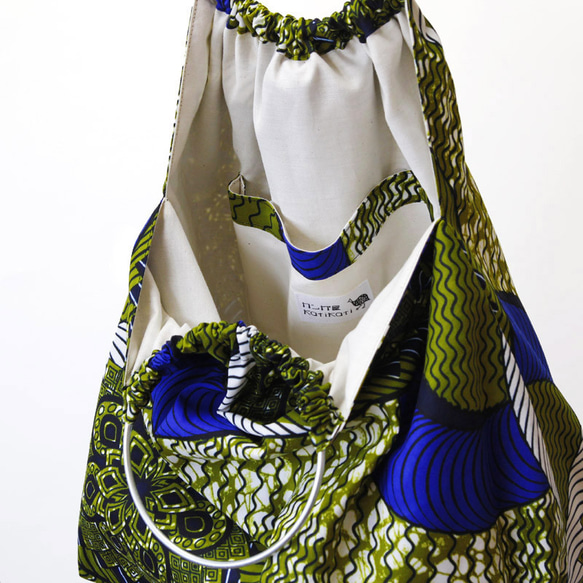 アフリカ布のリングハンドルバッグ｜大人可愛い お洒落 4枚目の画像