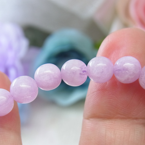 ♡クンツァイト ラベンダー色6ミリ ミルキーふんわり 美しい キャッツ