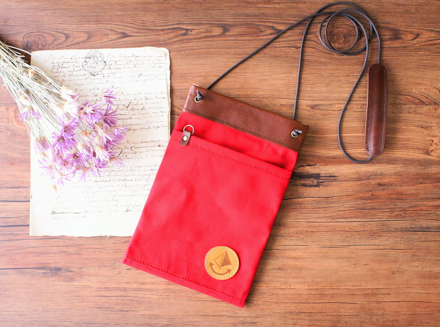 帆布とレザーのスマホポシェット◆レッド◆スマホショルダー◆肩当て付き◆帆布◆本革◆外ポケット◆送料無料