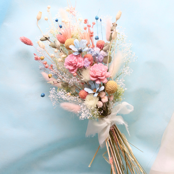【ギフトに嬉しいメッセージカード付】花束にもなるドライフラワースワッグ〈ピンク×ブルー調パステル〉記念日・結婚式・お祝い 2枚目の画像