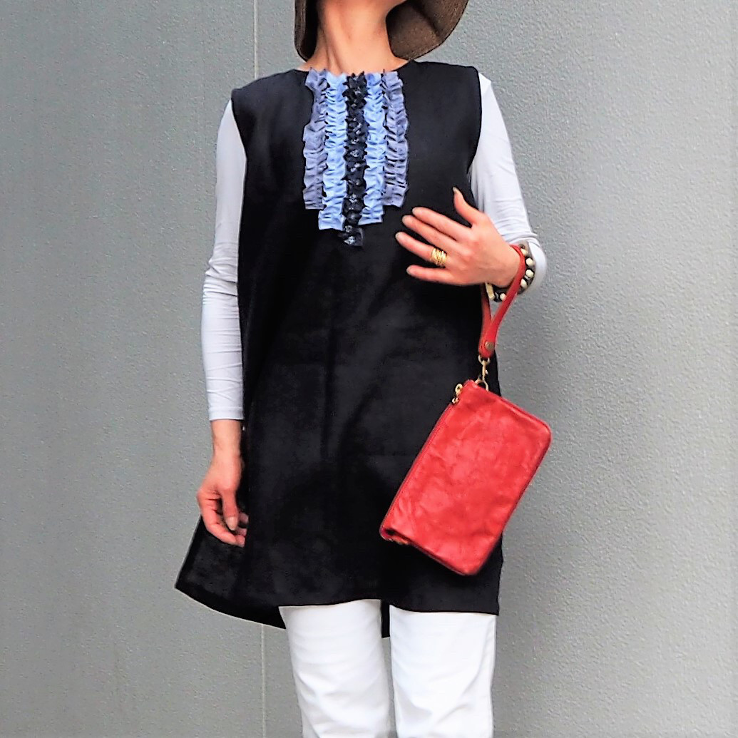 『メルマガ掲載』お洒落なブルーフリル　リネンネイビー　ブラウスチュニック 7,254円