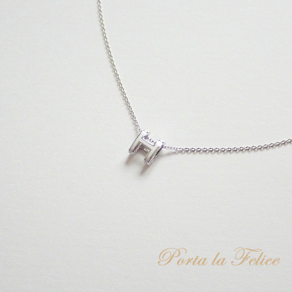 *Porta la felice*ベストセラー 　大人気！ H necklace （ホワイト×シルバー）（小） 1枚目の画像