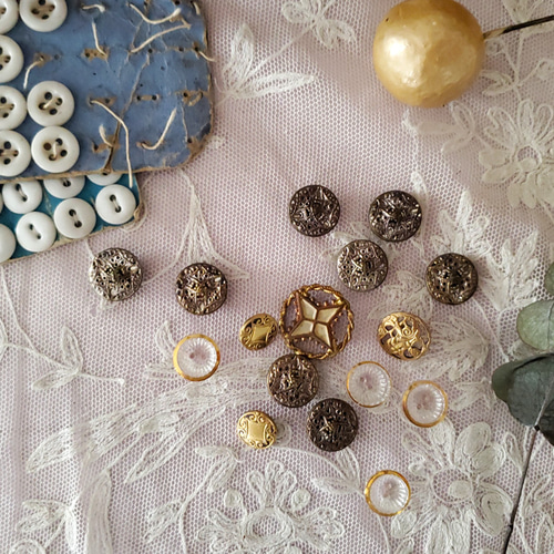 フランスアンティーク ゴールドペイントガラスボタン 12mm 4こセット  